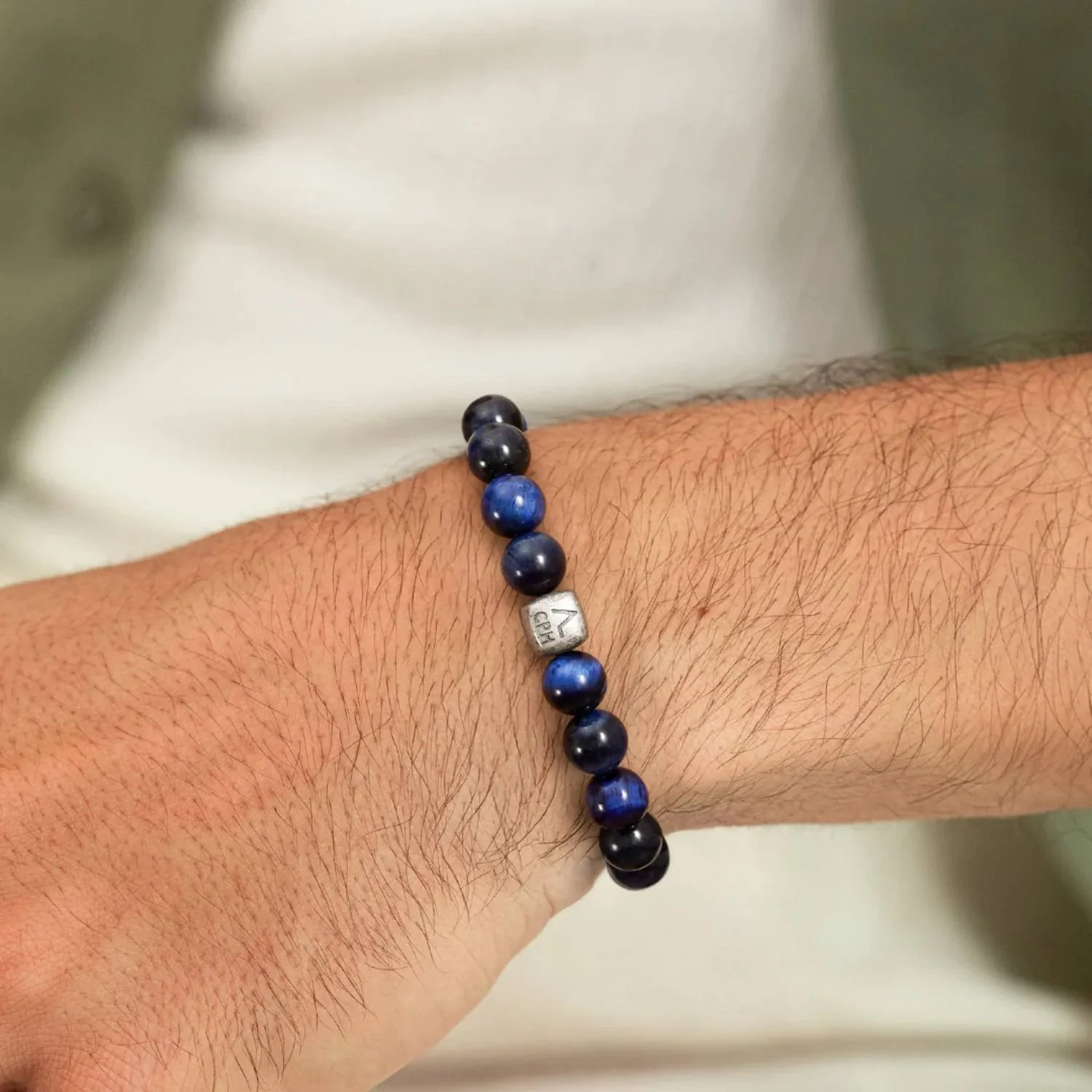 Alexander Lynggaard - Blue Tiger Eye armbånd, 8 mm - Oxideret sølv - Image 2
