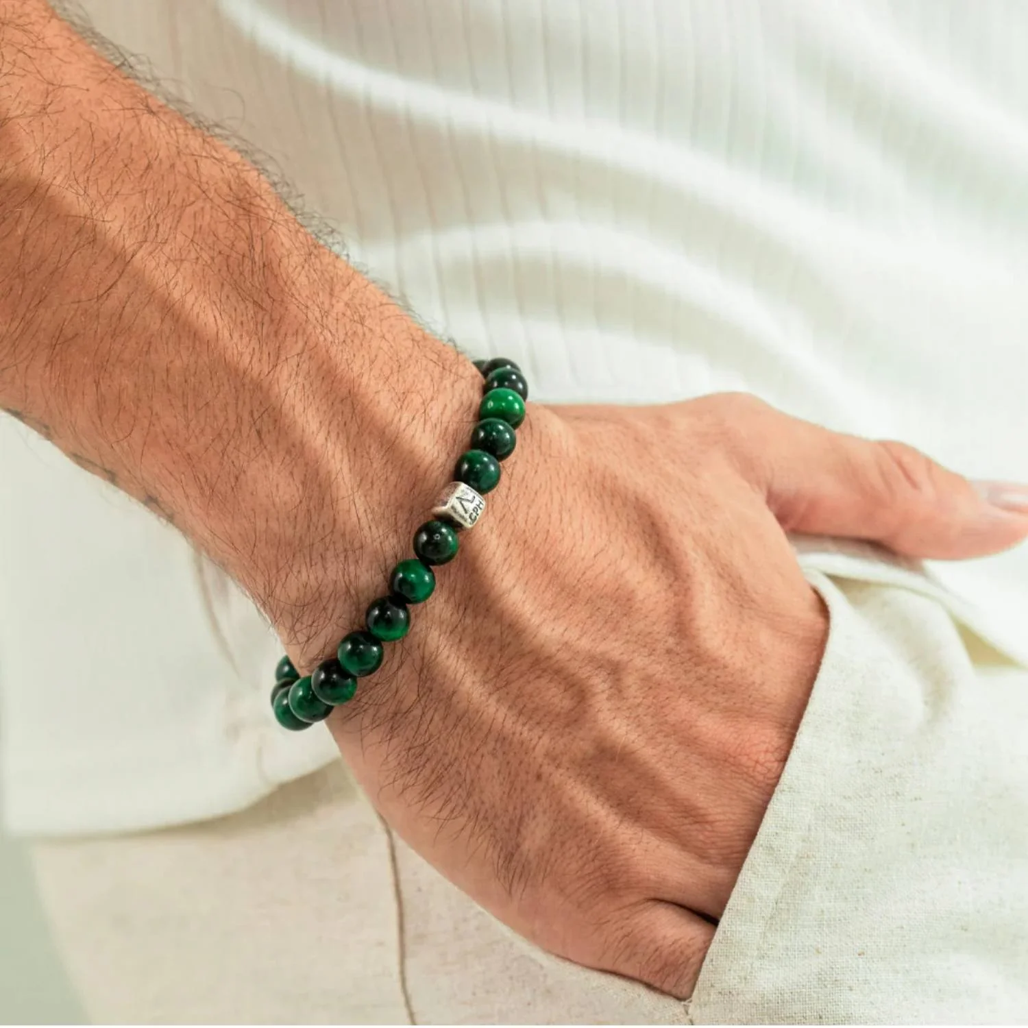 Alexander Lynggaard - Green Tiger Eye armbånd, 8 mm - Oxideret sølv - Image 2