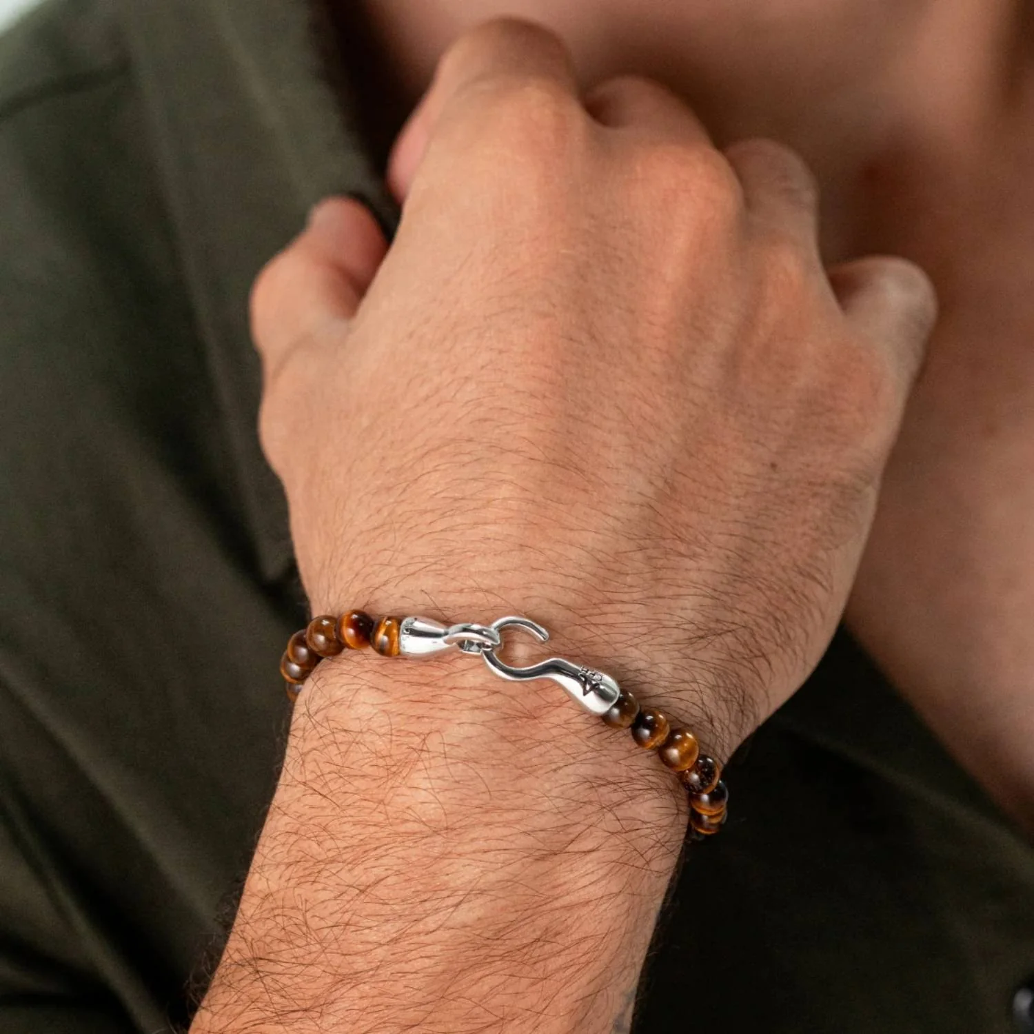 Alexander Lynggaard - Tiger Eye Hook Clasp armbånd, 6 mm - Sølv - Image 2