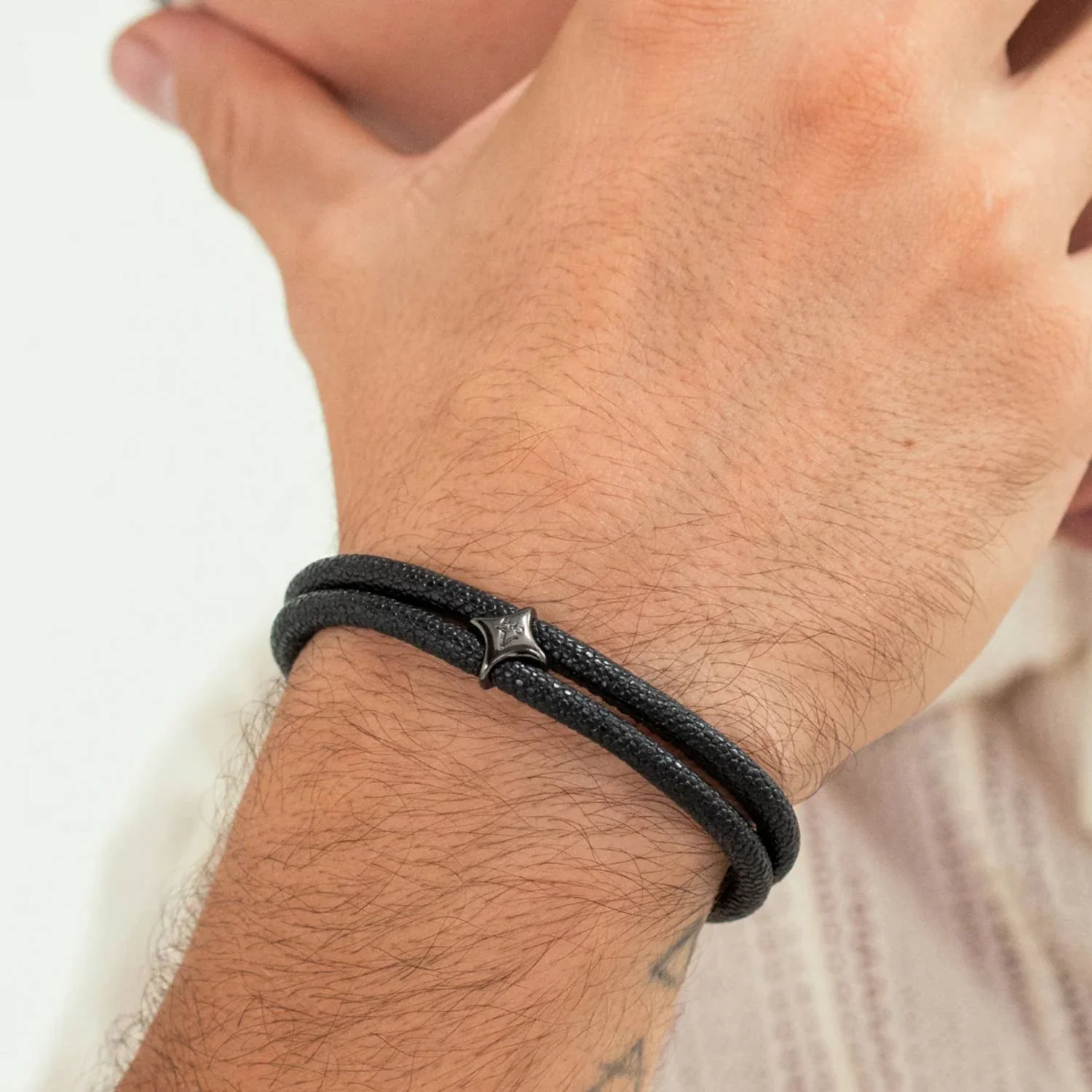 Alexander Lynggaard - Vegan Stingray armbånd, black - Sølv - Image 2