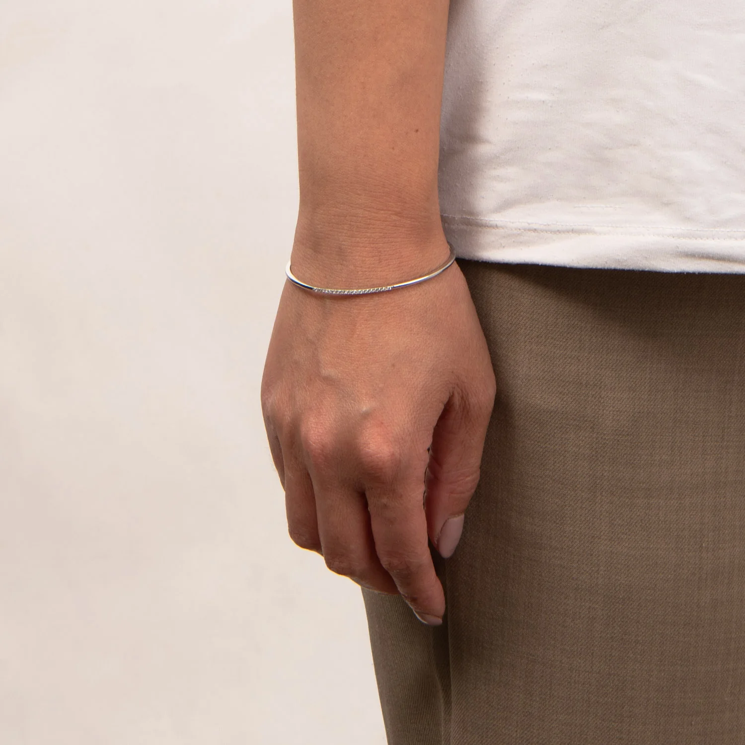 Aveny LUXURY - Armbøjle m. 20 brillianter, 0,18 ct. w/si - 14 kt. hvidguld - Image 2