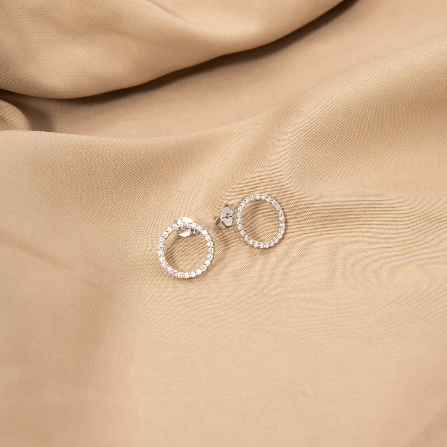Aveny LUXURY - Cirkel øreringe, 0,70 ct. w/si - 14 kt. hvidguld - Image 3
