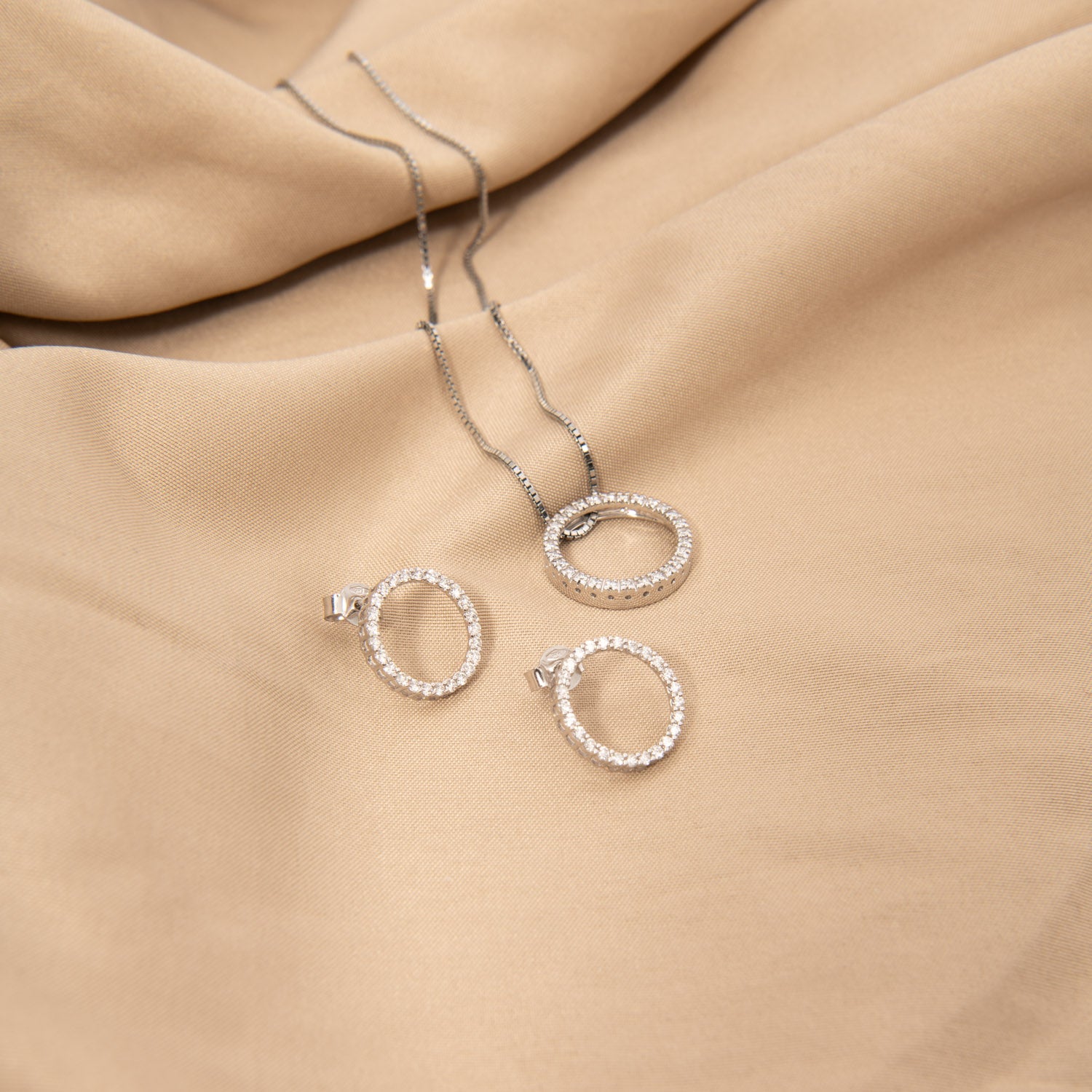 Aveny LUXURY - Cirkel øreringe, 0,70 ct. w/si - 14 kt. hvidguld - Image 4