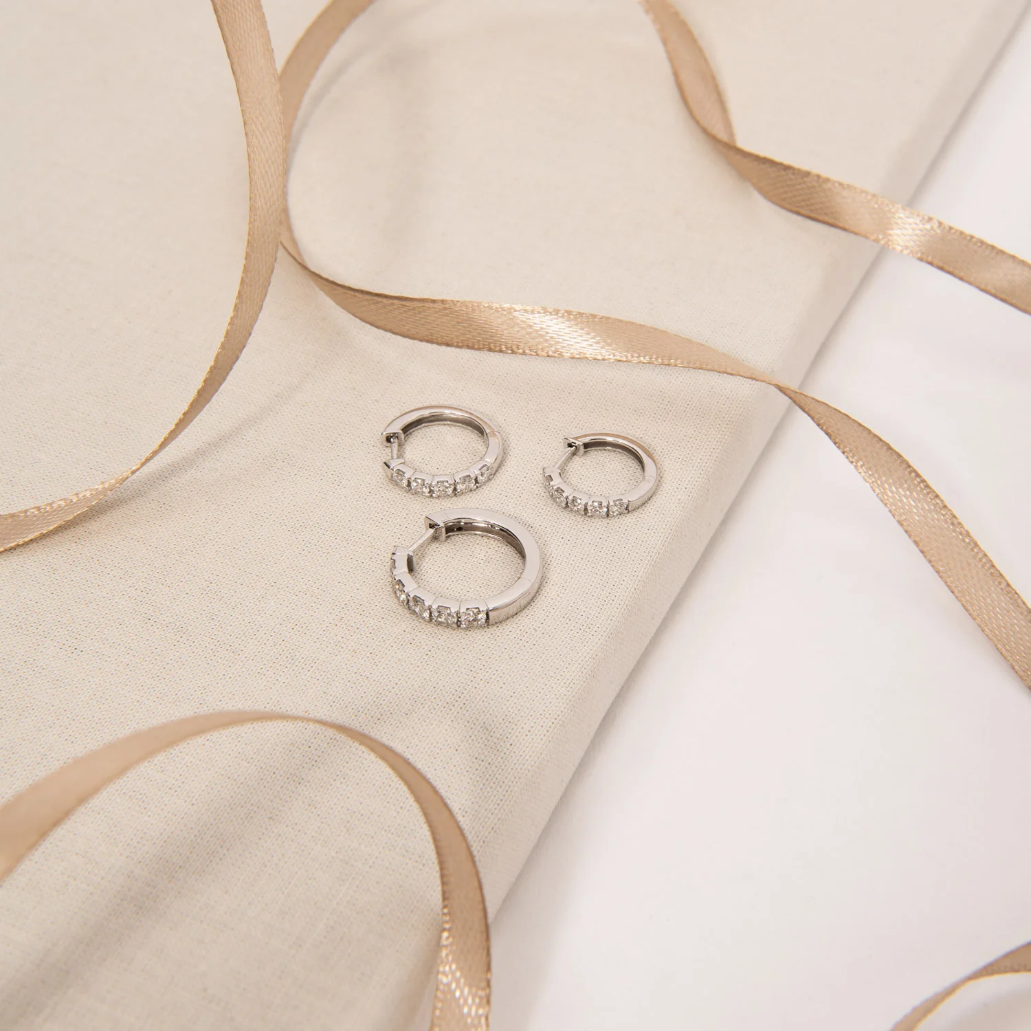 Aveny LUXURY - Creoler m. brillianter - 14 kt. hvidguld - Image 3