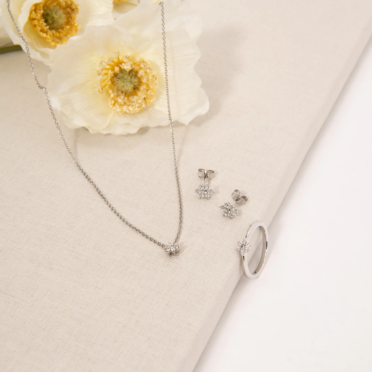 Aveny LUXURY - Fleur halskæde, 0,12 w/si - 14 kt. hvidguld - Image 3