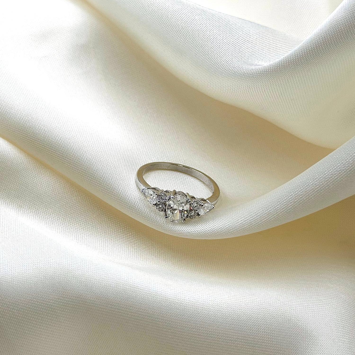 Aveny LUXURY - Ring m. 7 brillanter, 1,2 ct. w/si - 14 kt. hvidguld - Image 3