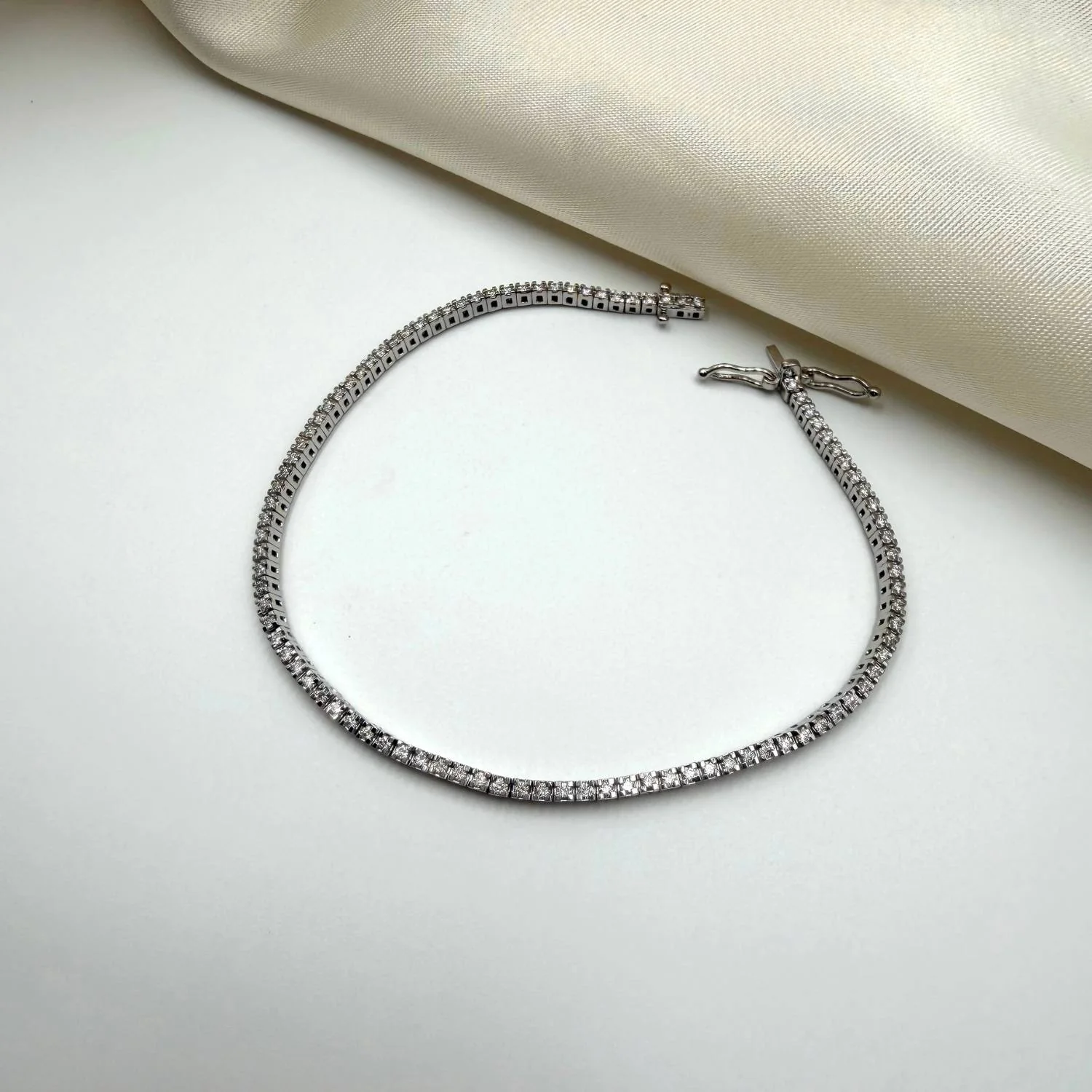 Aveny LUXURY - Tennisarmbånd, 92 brilliant, 0,88 ct w/si - 14 kt hvidguld - Image 4