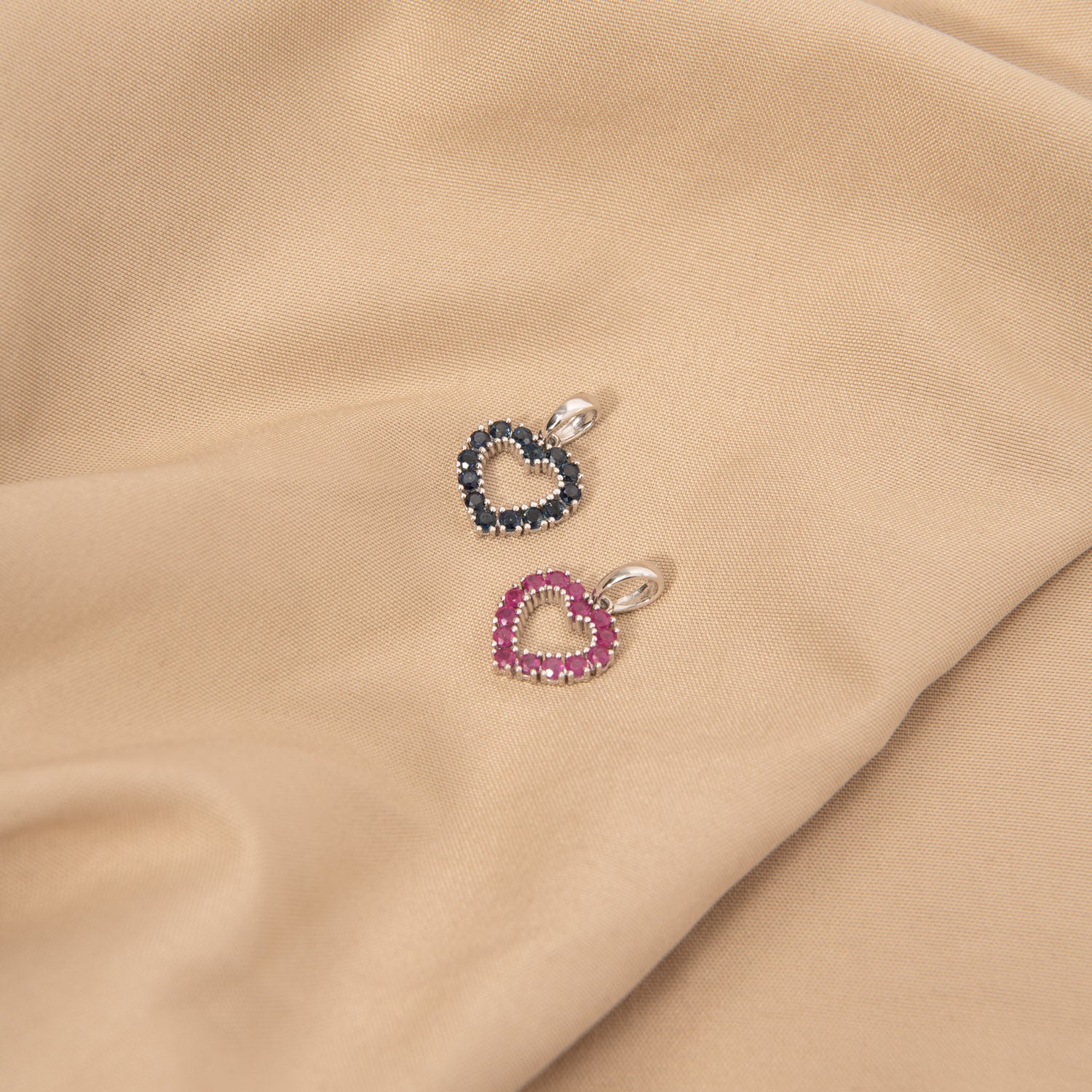 Aveny LUXURY - Vedhæng m. hjerte, safir - 14 kt. hvidguld - Image 3