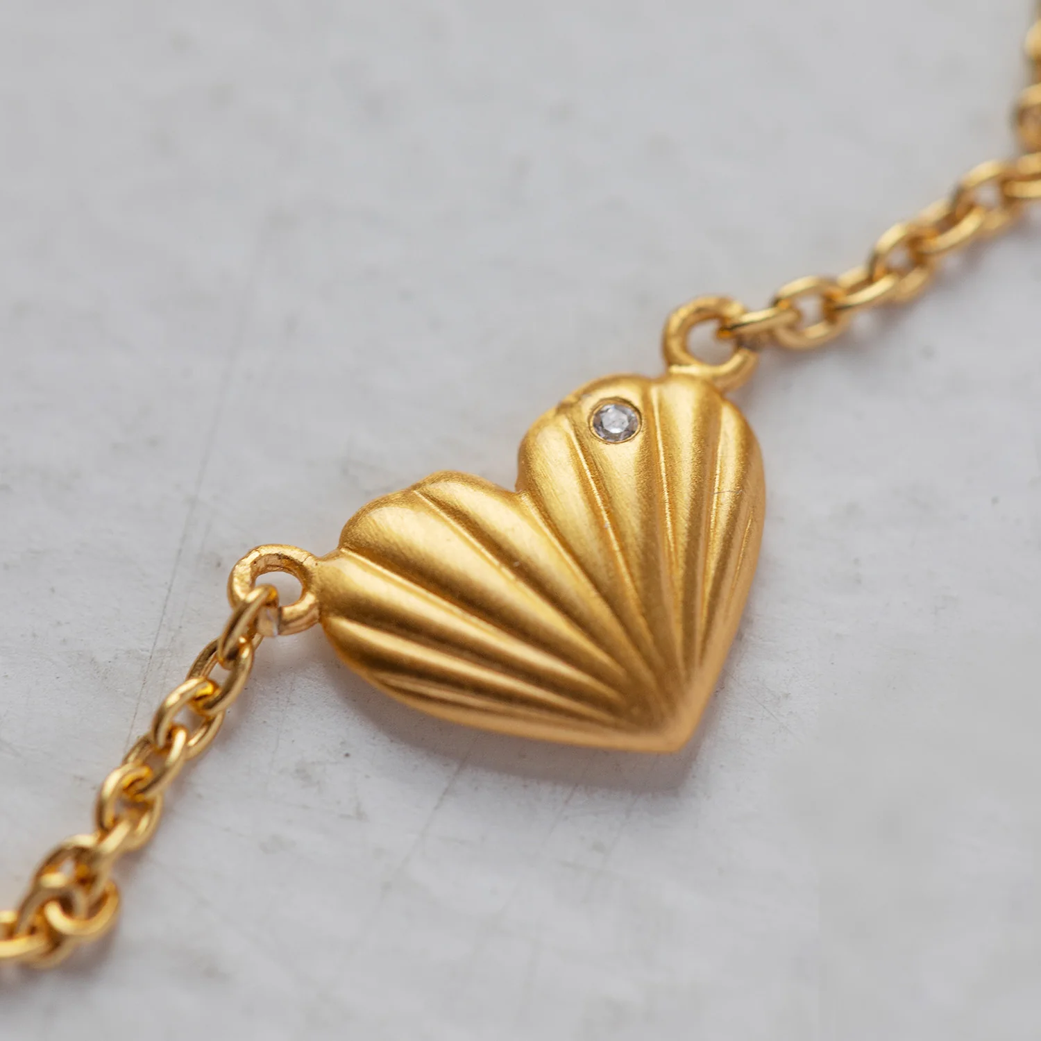 byBiehl - Just Love One Heart armbånd, 19,5 cm - Forgyldt Sølv - Image 2