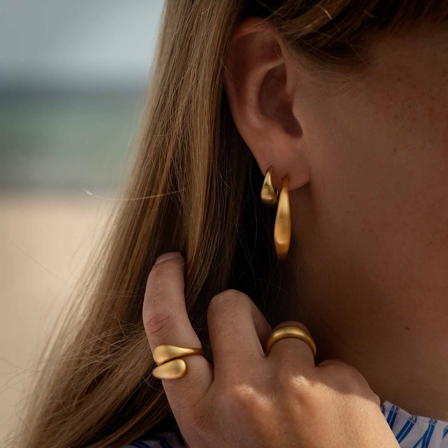 byBiehl - Ocean Flow Hoops small - 4-4201-GP - Image 3