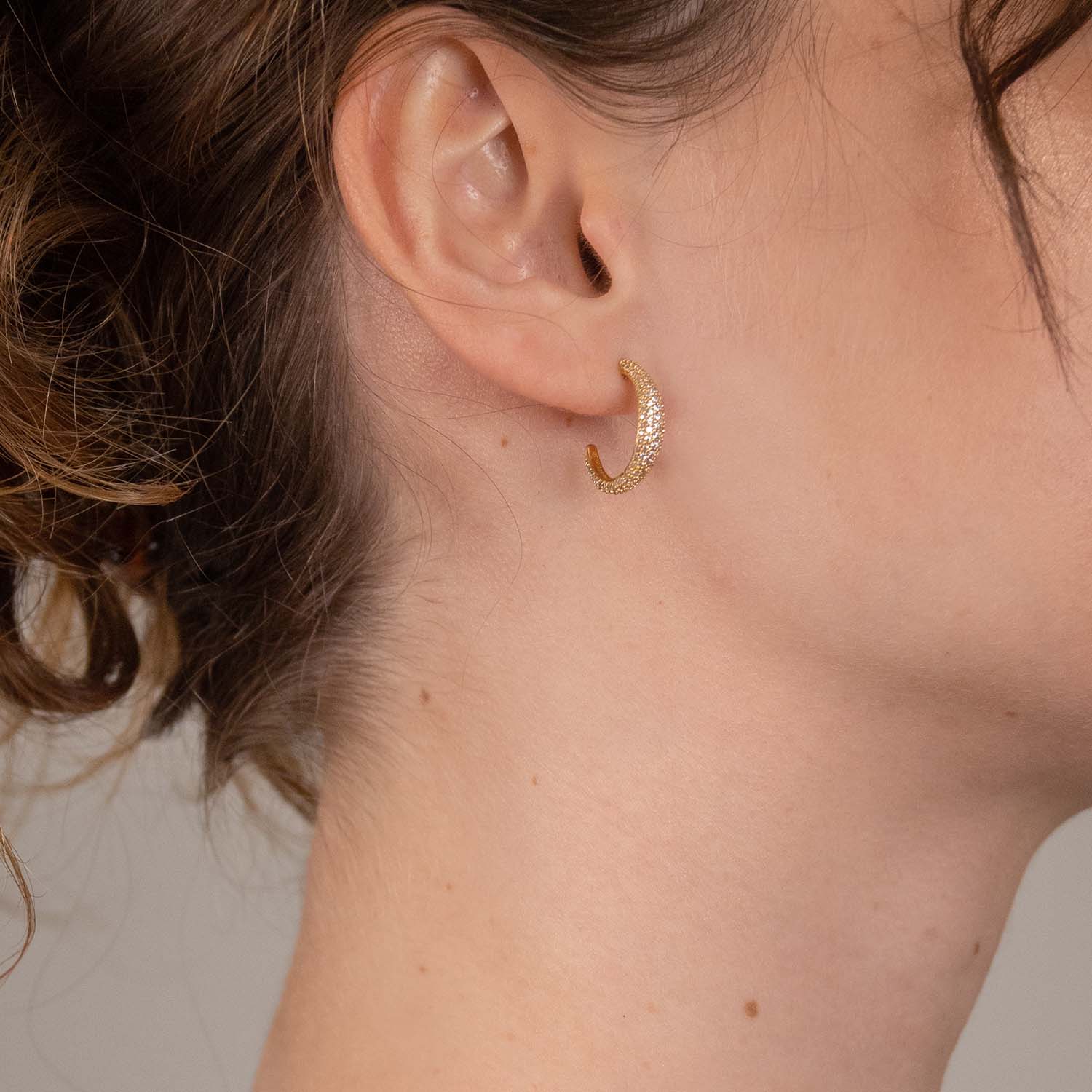 byBiehl - Ocean Flow Sparkle hoops, medium - forgyldt sølv - Image 2