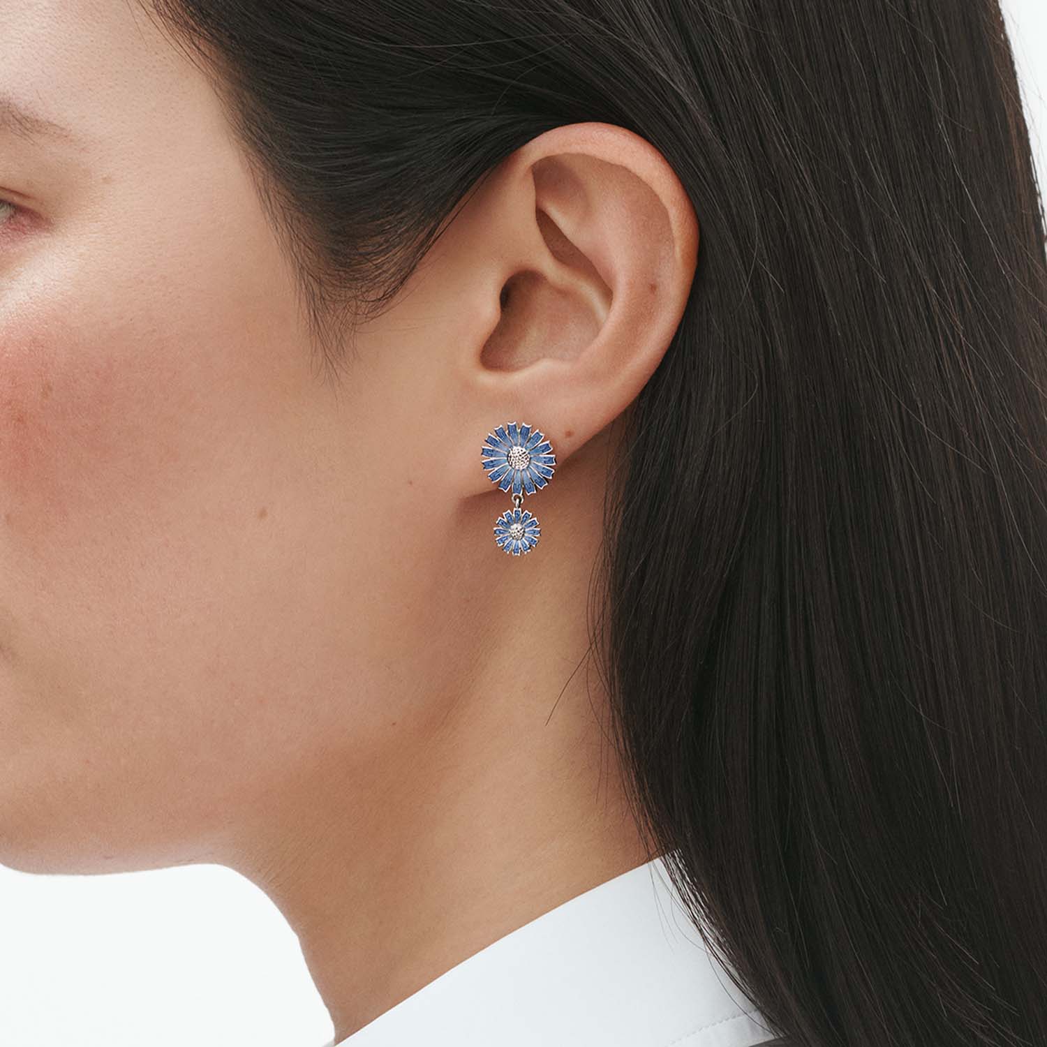 Georg Jensen - Daisy Double øreringe, blå emalje - Rhodineret sølv - Image 3