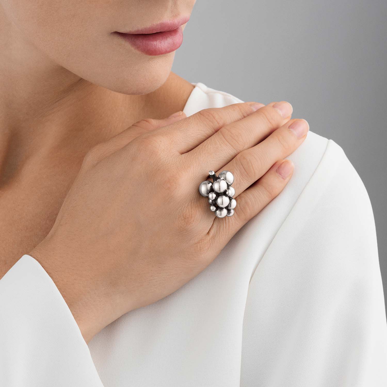 Georg Jensen - Moonlight Grapes Ring, medium - 20000388 - Image 2