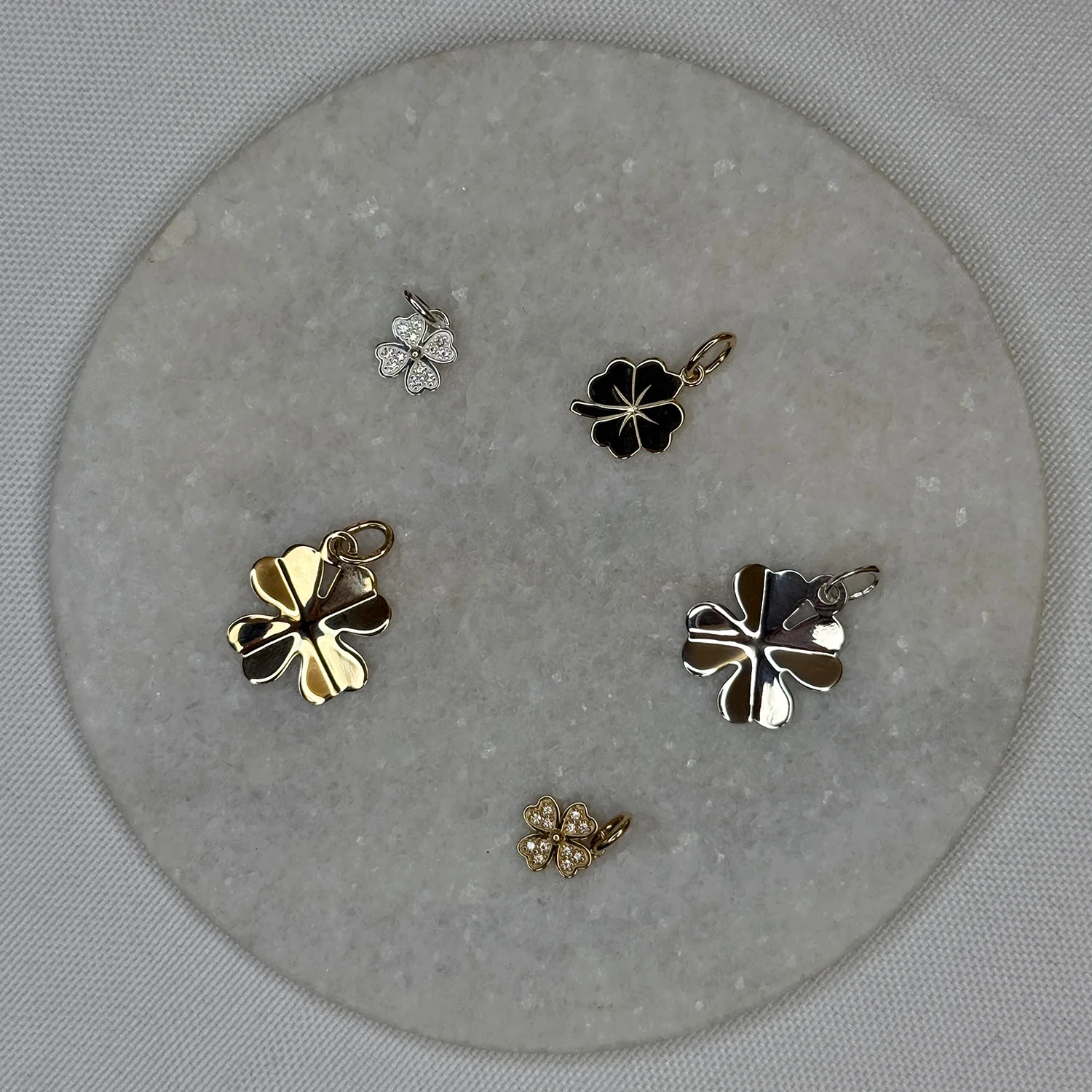 Lund Copenhagen - Kløver vedhæng m. zirkonia, 7,5 mm - 8 kt. guld - Image 4