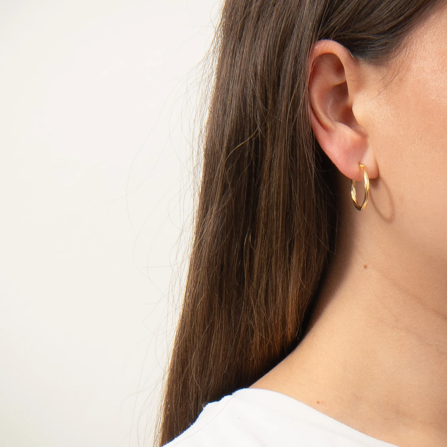LuvaLu Jewellery - Halo Hoops øreringe, 20 mm - Forgyldt sølv - Image 2