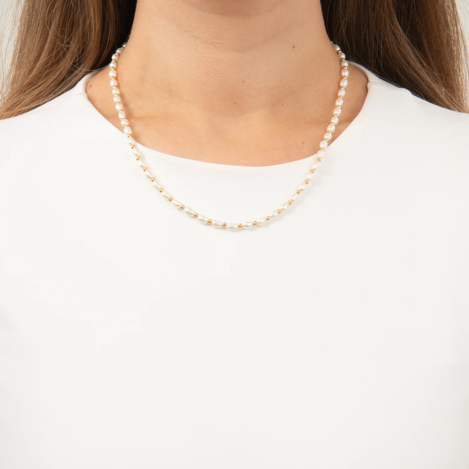 LuvaLu Jewellery - Pearly Daisy halskæde, 42+3 cm - Forgyldt sølv - Image 2