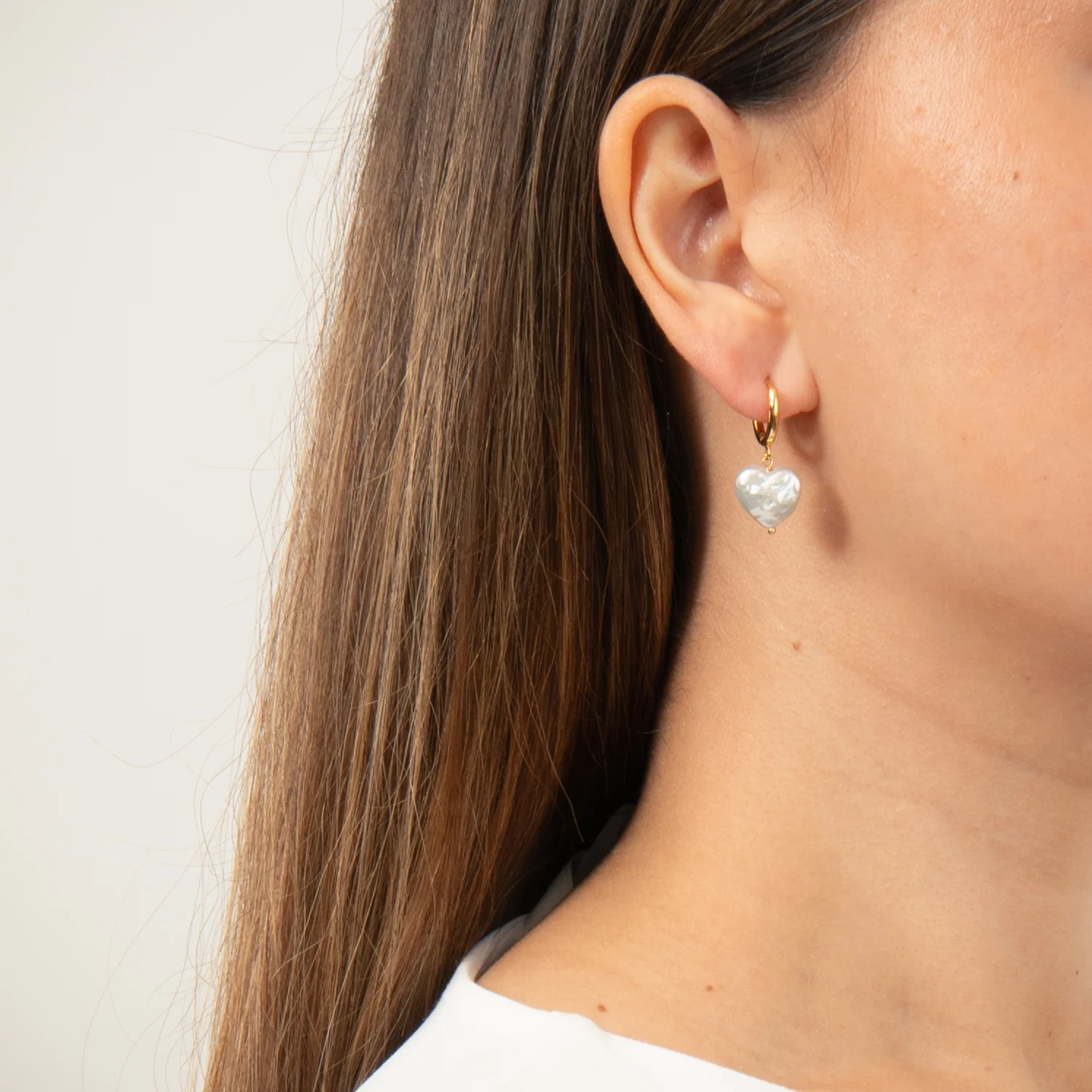 LuvaLu Jewellery - Pearly Heart øreringe - Forgyldt sølv - Image 2