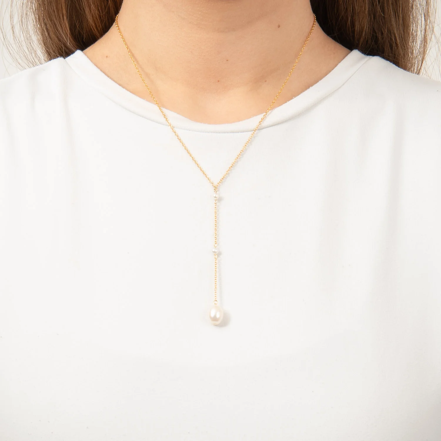 LuvaLu Jewellery - Pearly Holly halskæde, 42+3 cm - Forgyldt sølv - Image 2