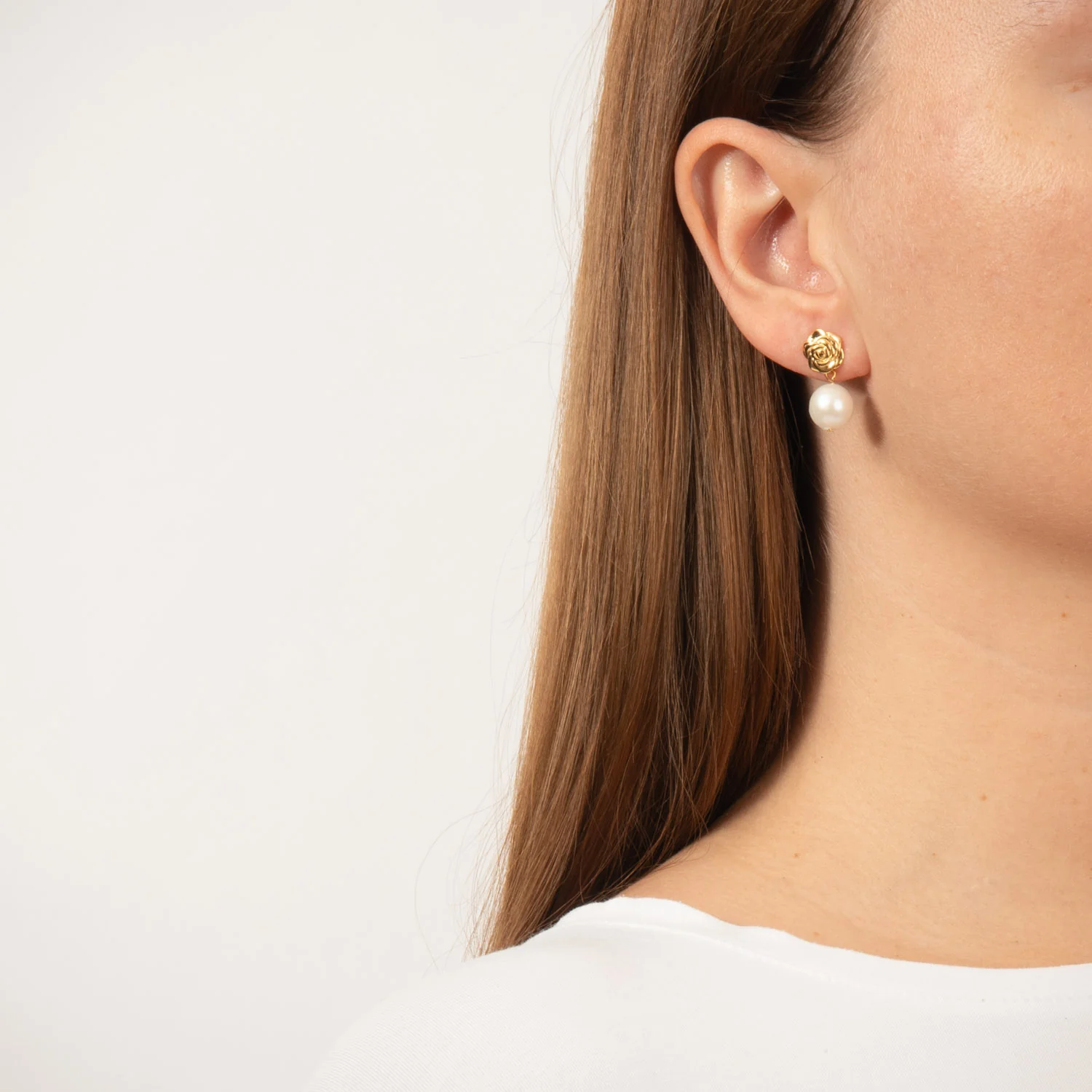 LuvaLu Jewellery - Rosie Pearl ørestikker - Forgyldt sølv - Image 2