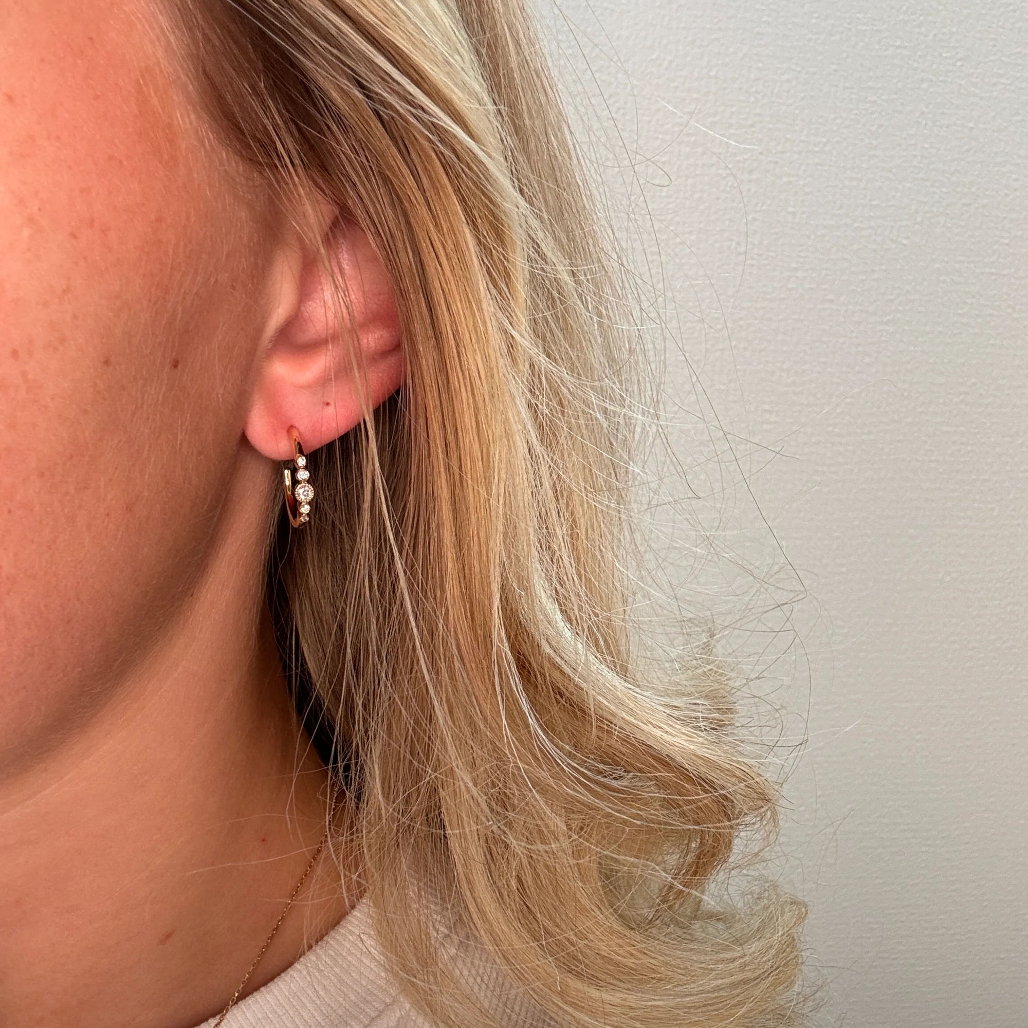 Mads.Z - DIamond Poetry ørestikker - 14 kt. guld 0,21 ct. W/SI - Image 2