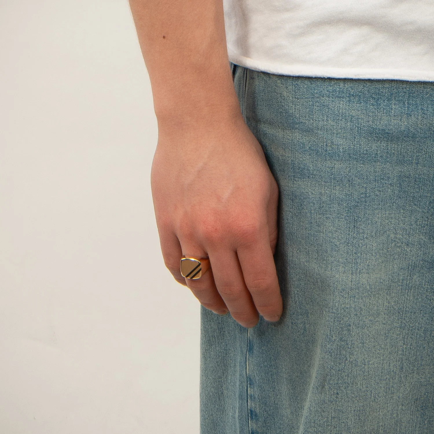 Vibholm GULD - Herrering m. plade, sort emalje - 8 kt. guld - Image 2