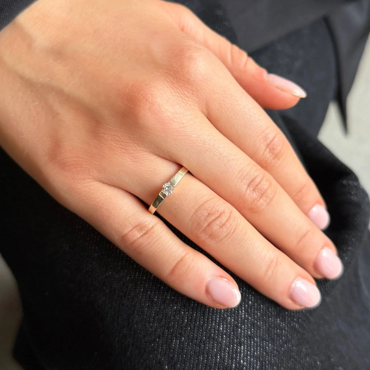 Vibholm GULD - Ring m. zirkonia, blank overflade - 8 kt. guld - Image 3