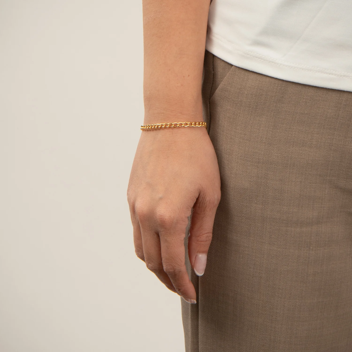 Vibholm SØLV - Åbent panser armbånd, 4 mm/19 cm - Forgyldt sølv - Image 2