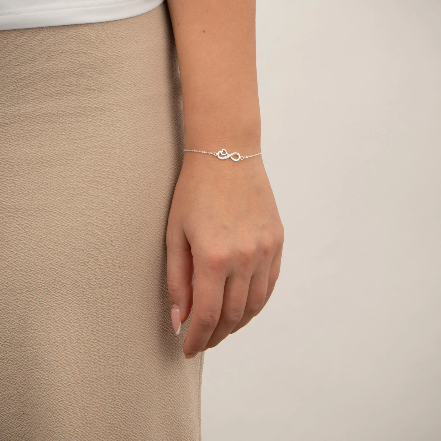 Vibholm SØLV - Armbånd m. evighedstegn og hjerte, 16+3 cm - Sølv - Image 2