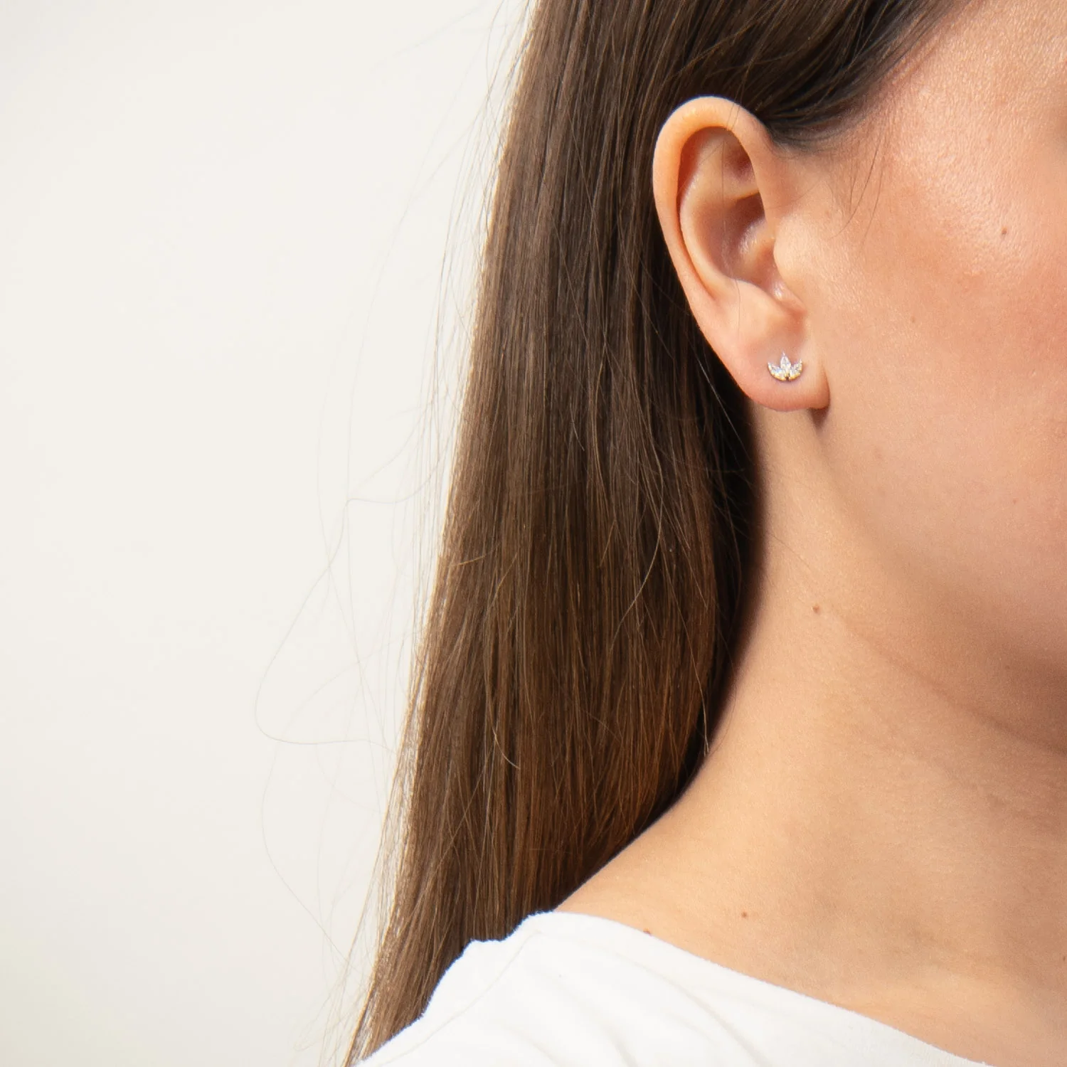 View Jewellery - Nadena ørestikker m. zirkonia - Rhodineret sølv - Image 2