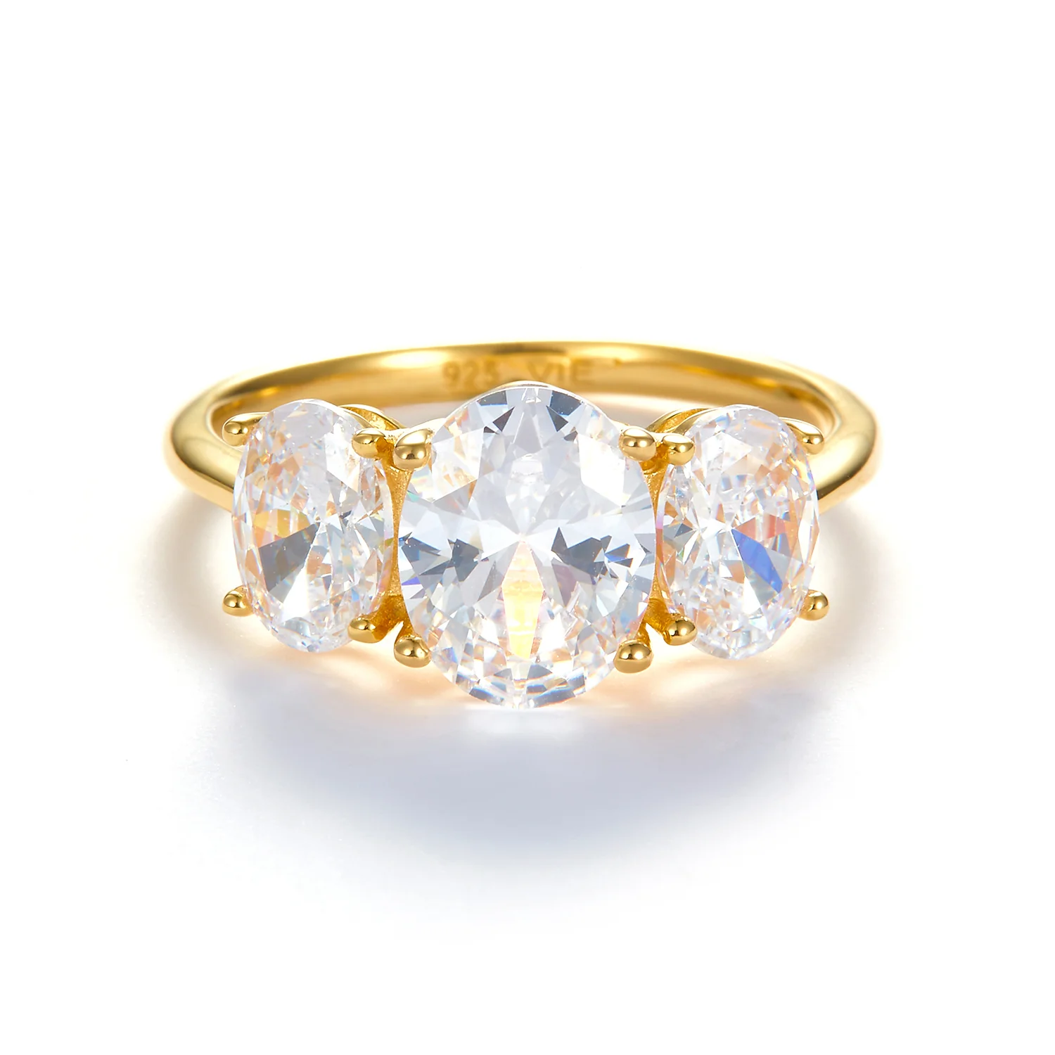 View Jewellery - Nadine Oval ring m. zirkonia - Forgyldt sølv