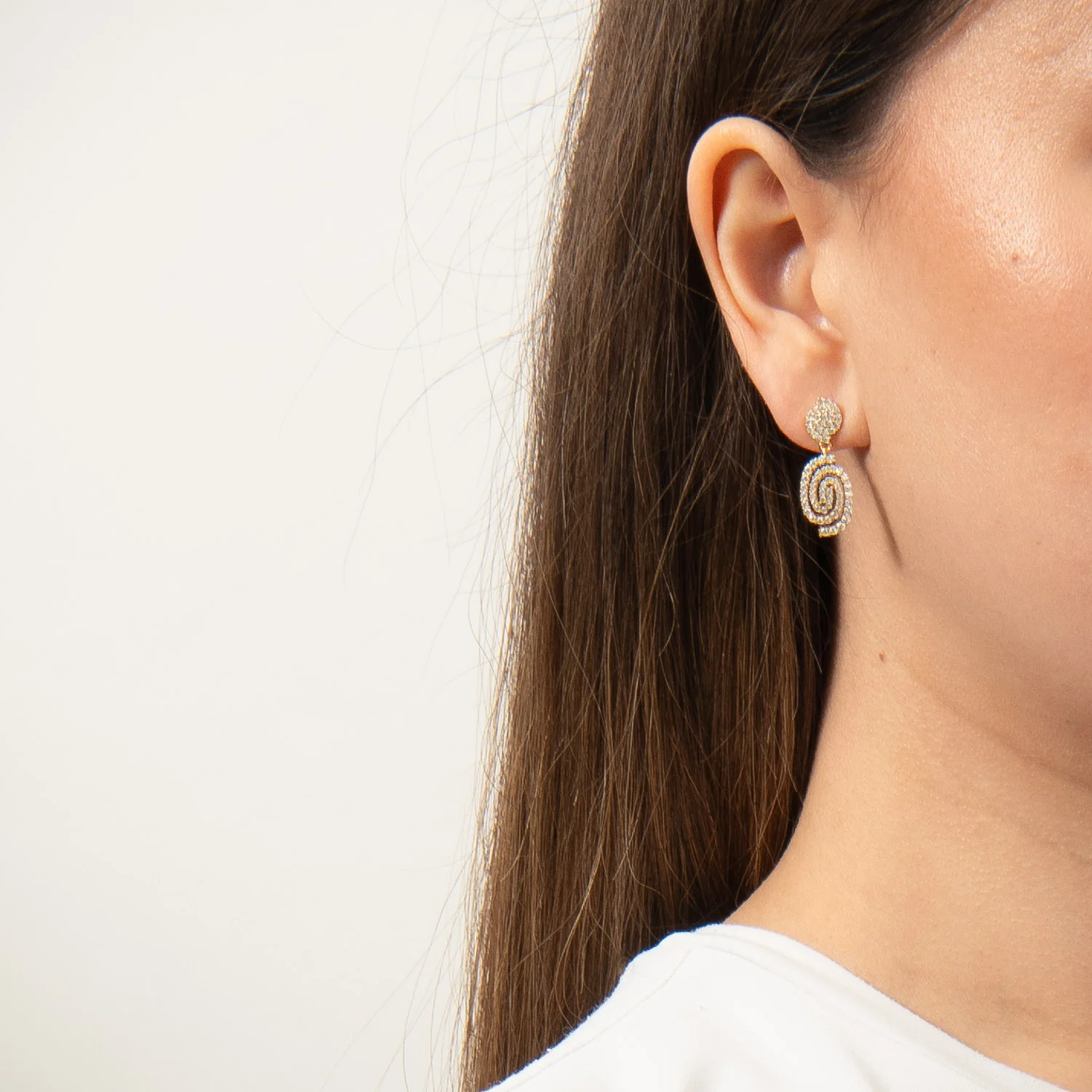 View Jewellery - Naomi øreringe m. zirkonia - Forgyldt sølv - Image 2