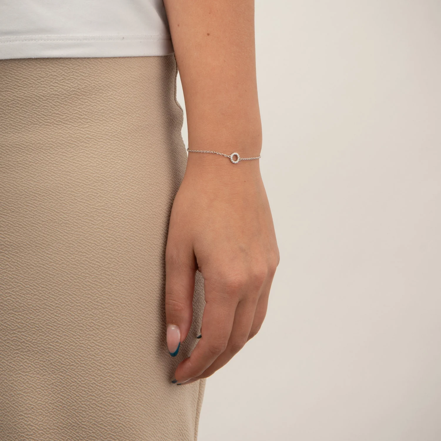 View Jewellery - Petit Circle armbånd m. zirkonia, 16+3 cm - Rhodineret sølv - Image 2
