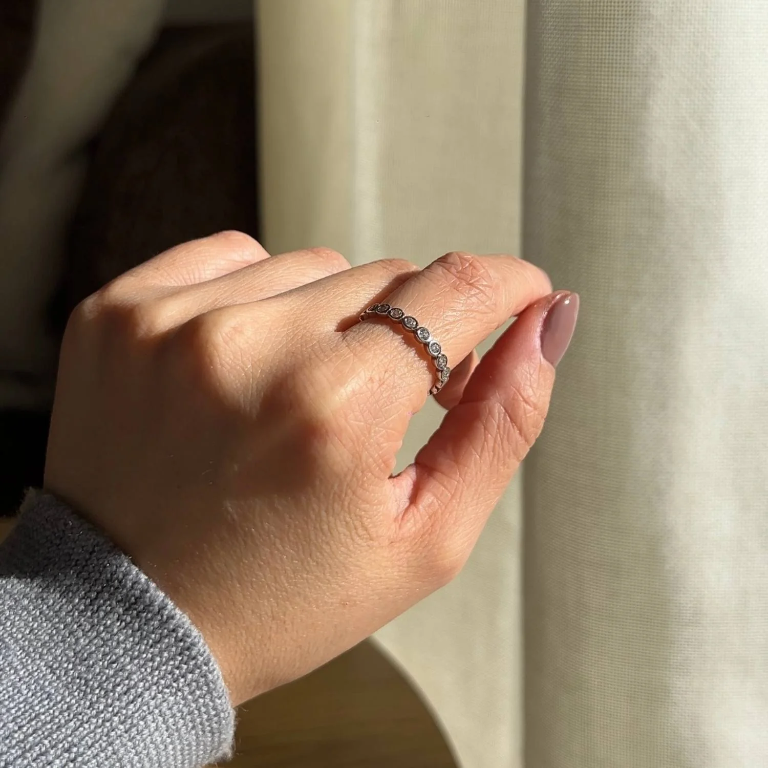 View Jewellery - Theodora ring, zirkoner - Rhodineret sølv - Image 3